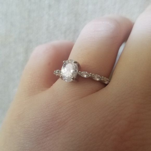 Silver CZ Solitaire Deco Oval Marquise Ring 7 - Picture 1 of 7